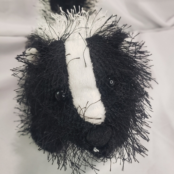 Ganz Webkinz Skunk Fuzzy Plush Stuffed Toy 9 Inch HM213 No Code - Picture 1 of 8